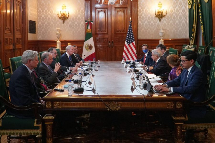 AMLO se reunió con senadores de EUA