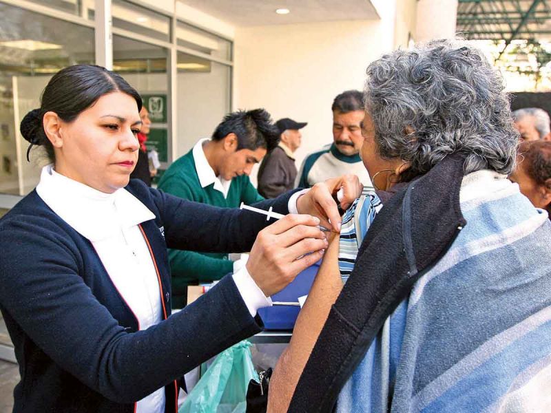 Habrá 27 millones de dosis para menores; vacunación arranca en octubre