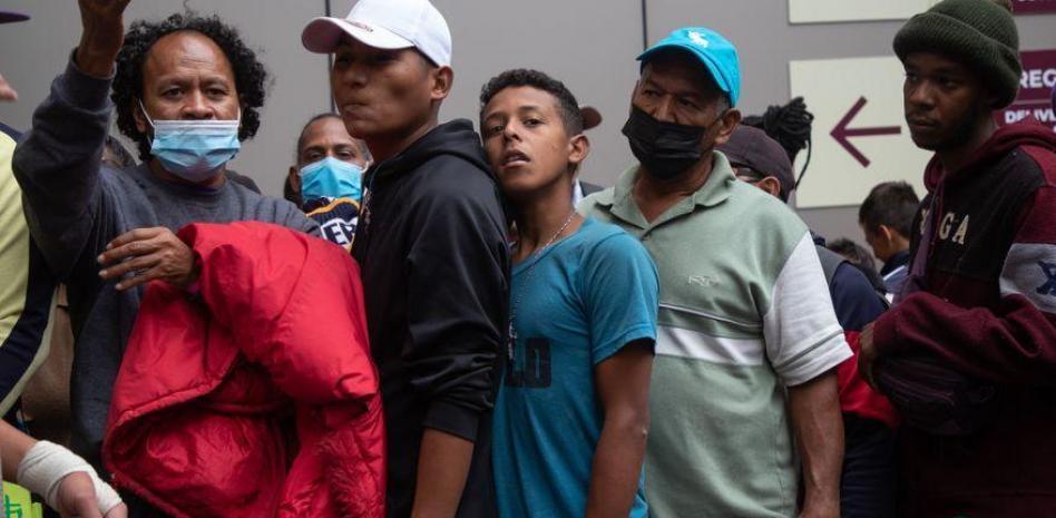 FGR encuentra 386 migrantes de 13 países en Puebla