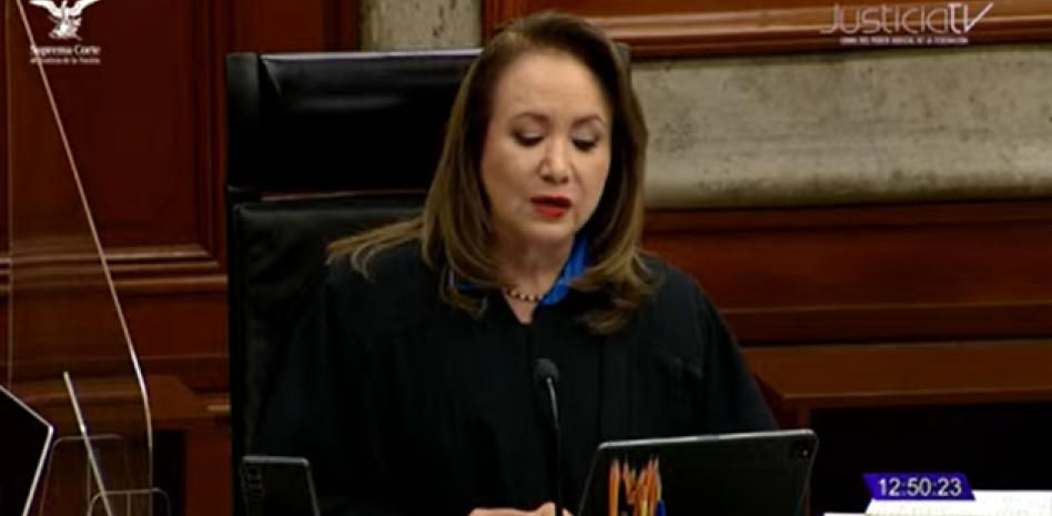 Yasmín Esquivel sigue en defensa de su tesis; Zaldívar va a Primera Sala de la Corte