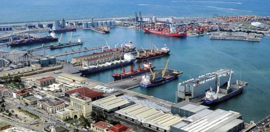 Destacan senadores vinculación de Sistema Portuario con industria de construcción