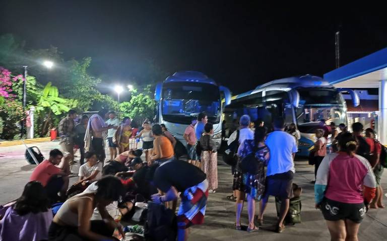 Agencia de viajes defrauda a poblanos; los dejaron en Mazunte y sin equipaje