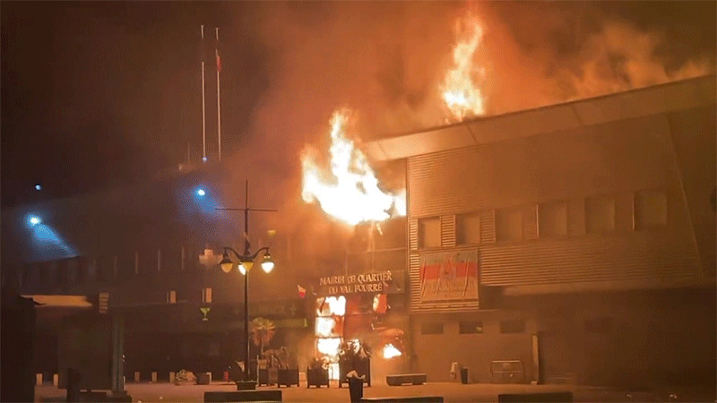 Se desata caos en Francia tras muerte de adolescente a manos de policía