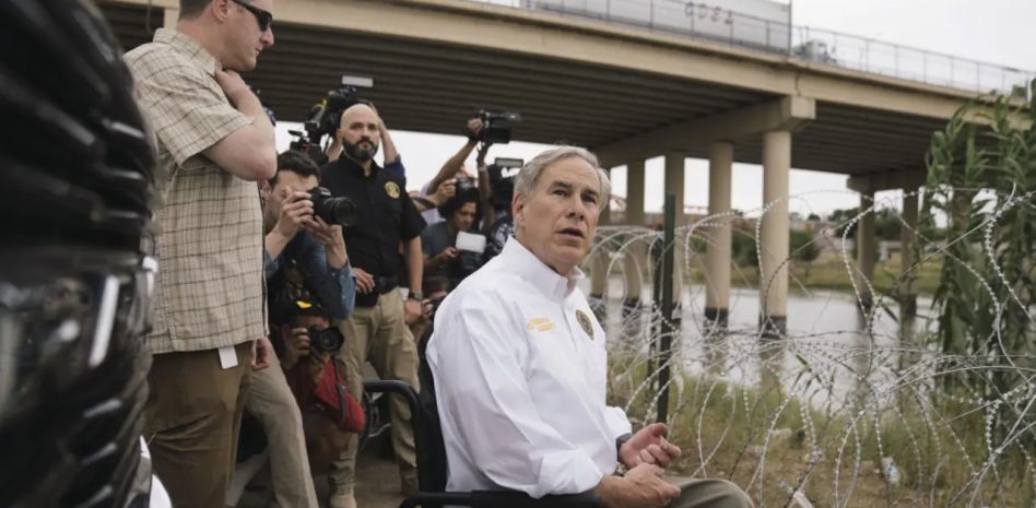 Gobernador de Texas mueve las boyas a EU tras querella por invadir territorio mexicano