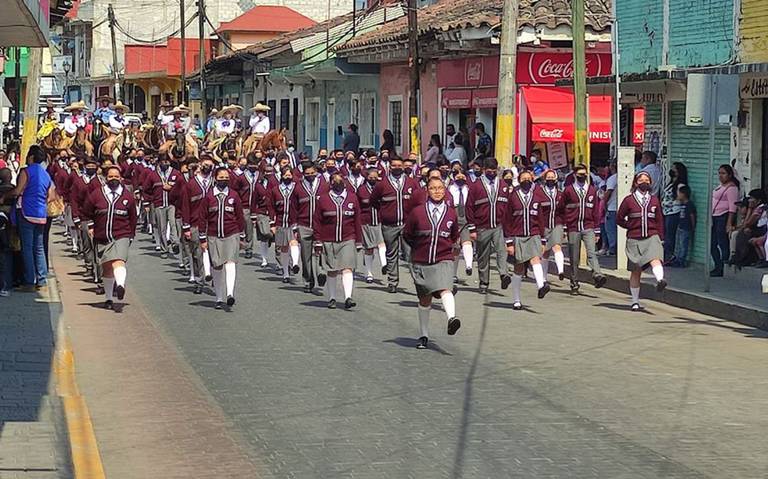 Imponen cuota de inscripción en CBTIS de Huauchinango
