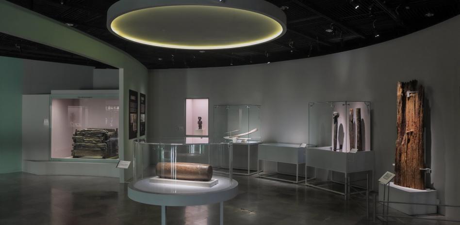 Exhiben piezas arqueológicas de madera del Templo Mayor