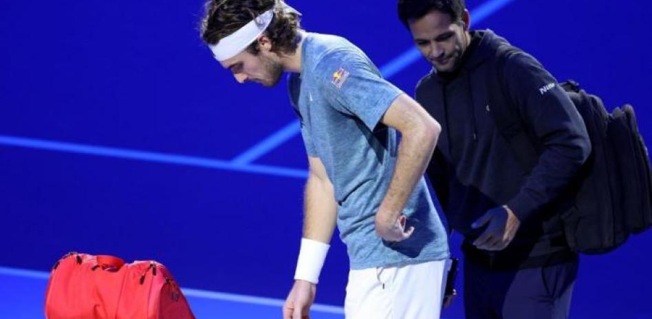Stefanos Tsitsipas se disculpa tras abandonar las Finales ATP