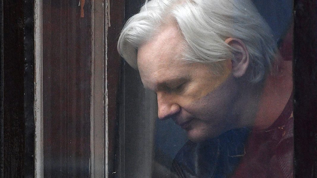 Assange presentará en febrero su recurso final en contra extradición a EU