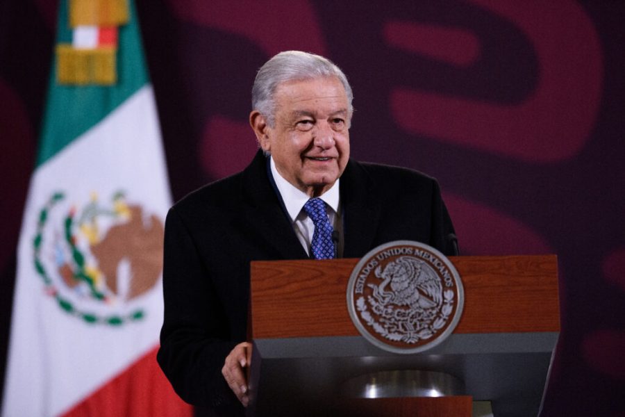 AMLO pide replicar su reforma al Poder Judicial en constituciones estatales