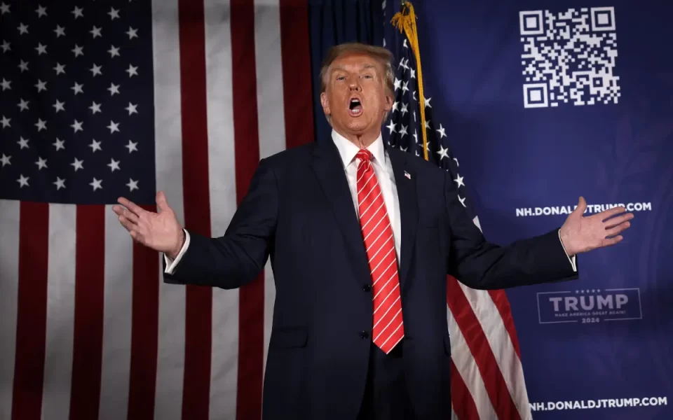 Trump alerta una “tercera guerra mundial” y asegura que “Biden solo sabe lanzar bombas por todas partes”