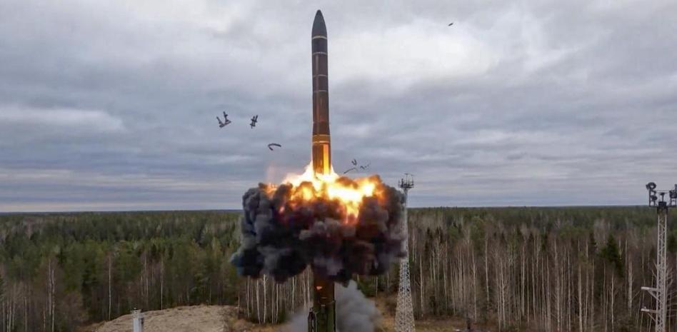 Científicos del G7 piden a sus gobiernos “avanzar hacia un mundo sin armas nucleares”