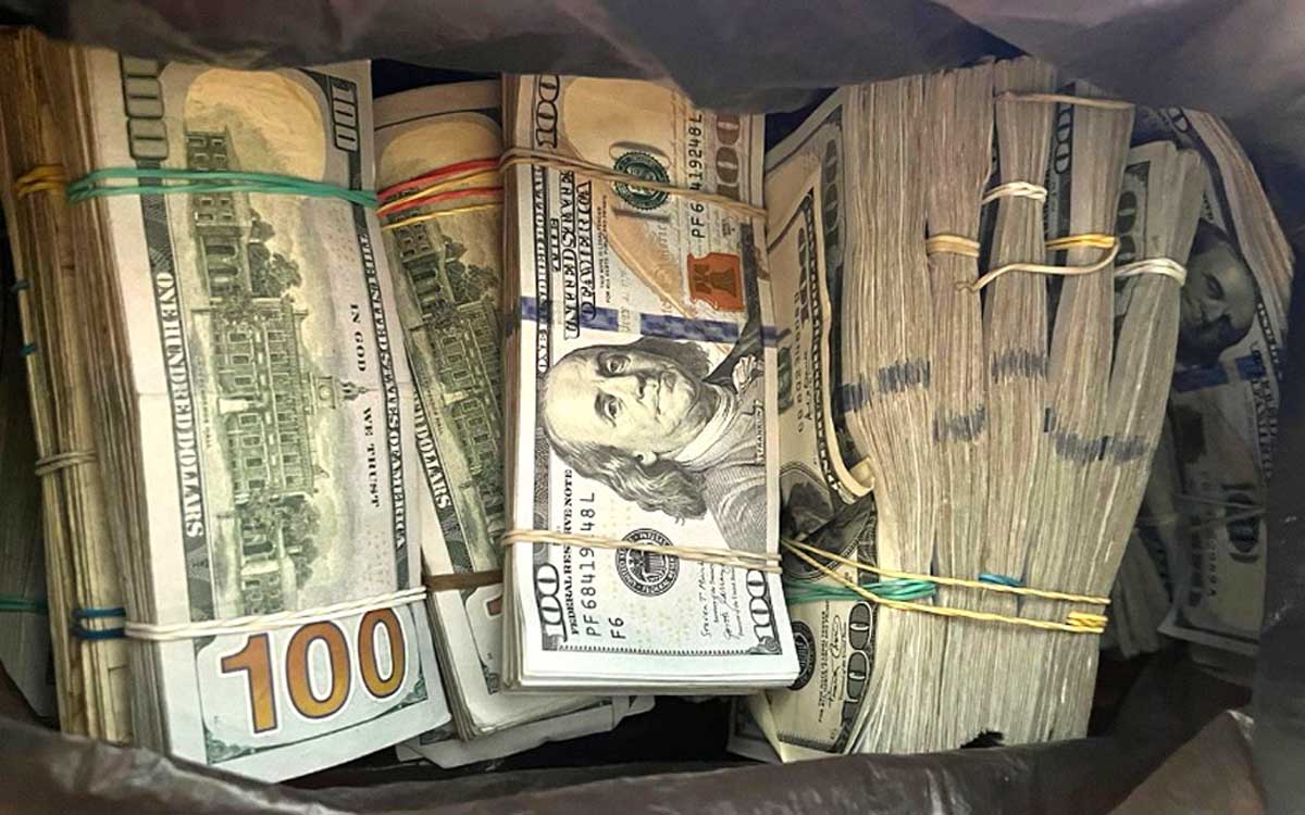 FGR asegura 261 mil dólares en un “minicasino” de Tijuana