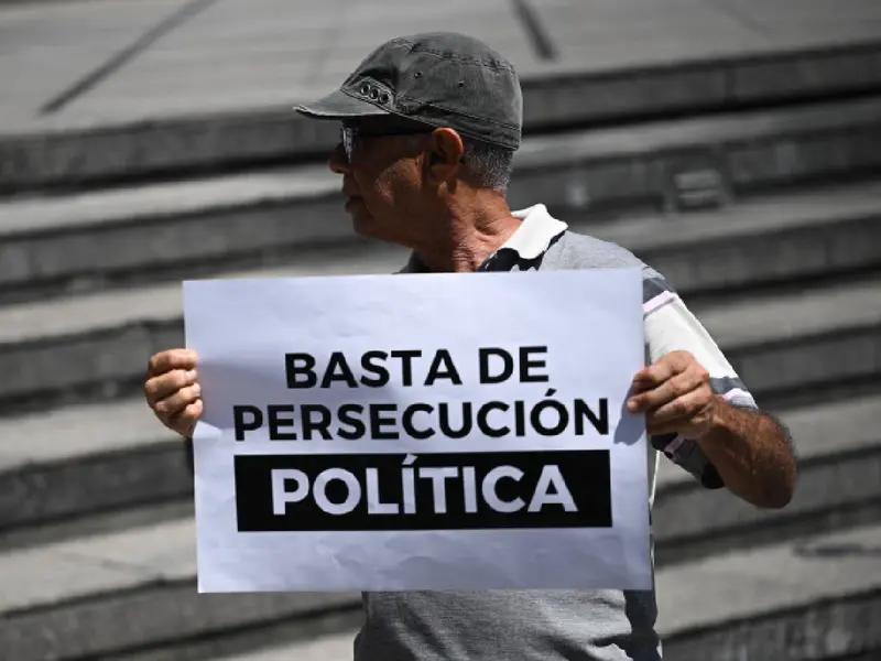 Venezuela perseguirá a “traidores a la patria” tras arresto de exzar petrolero