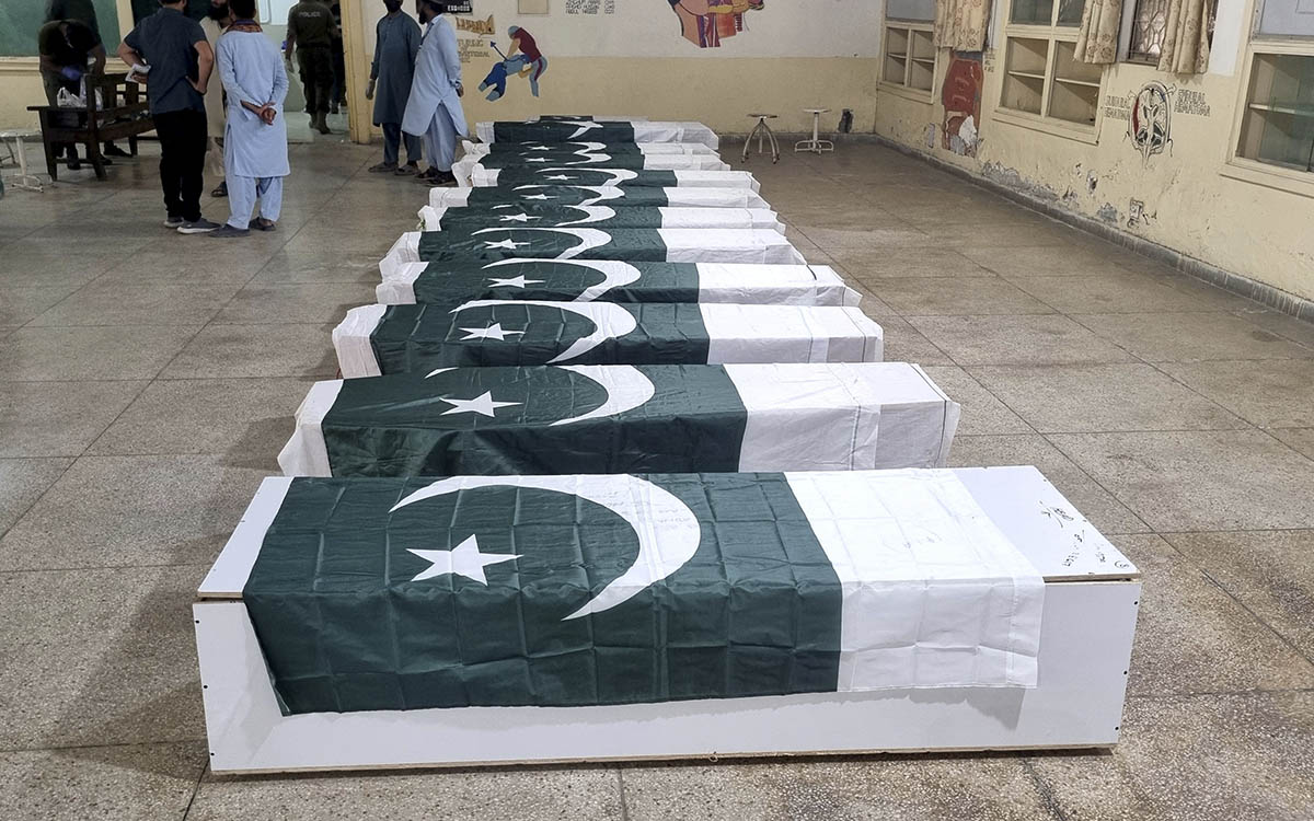 Pakistán autoriza responder a bombardeos de India