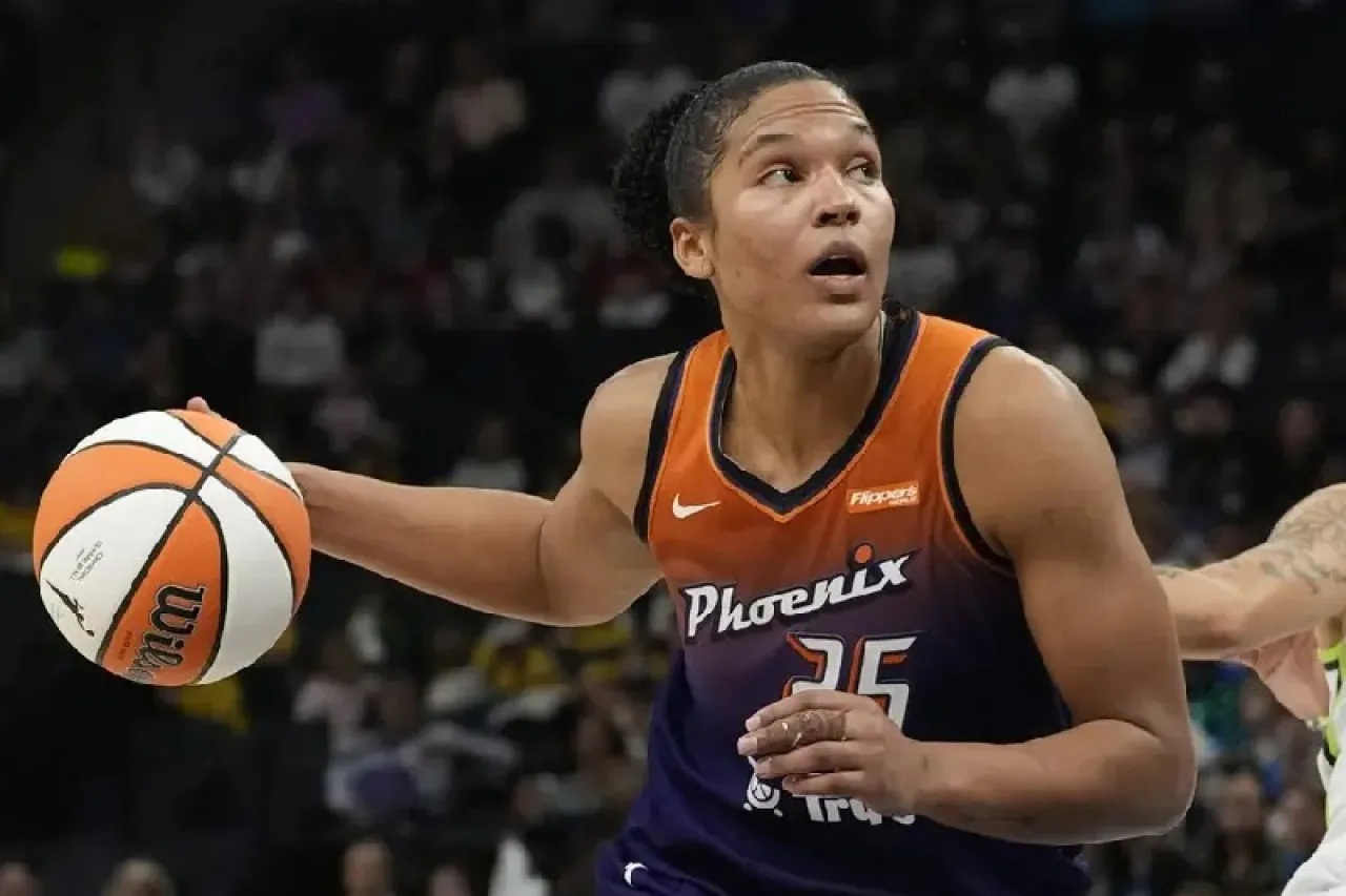 Arrestan a hombre que lanzó juguete sexual a duela durante juego de la WNBA