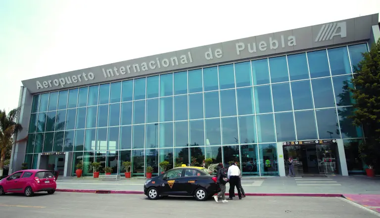 Aeropuerto de Puebla tendrá inversión federal en 2026; Gobierno del Estado acelera su reingeniería