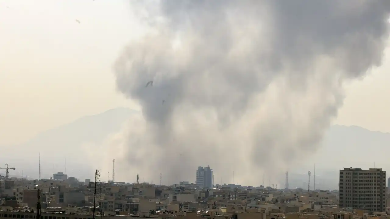 Irán sufre grave revés: 17 buques y 100 misiles destruidos en operación militar