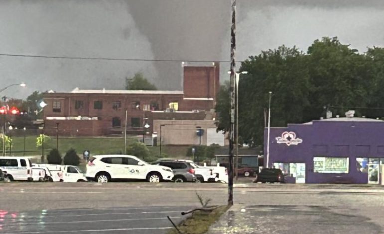Tornado devastador arrasa Oklahoma: casas destruidas y múltiples heridos en su paso